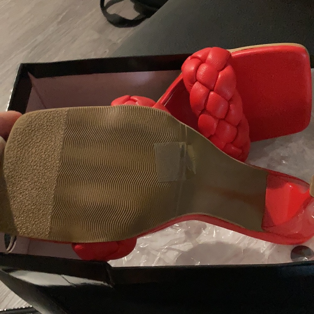 Heels - Picture 2 of 3
